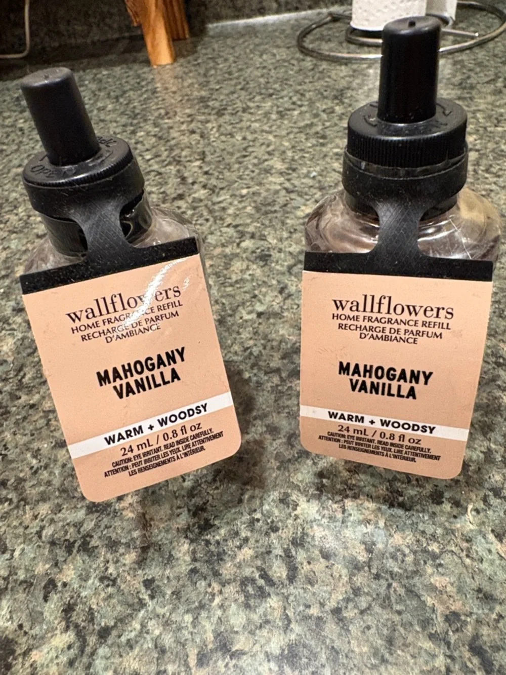 Nwt Bundle of “Mahogany Vanilla Candle & 2 refill bottles - Picture 5 of 6